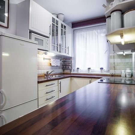 Lovely Corvin Apartment Budapest Eksteriør billede